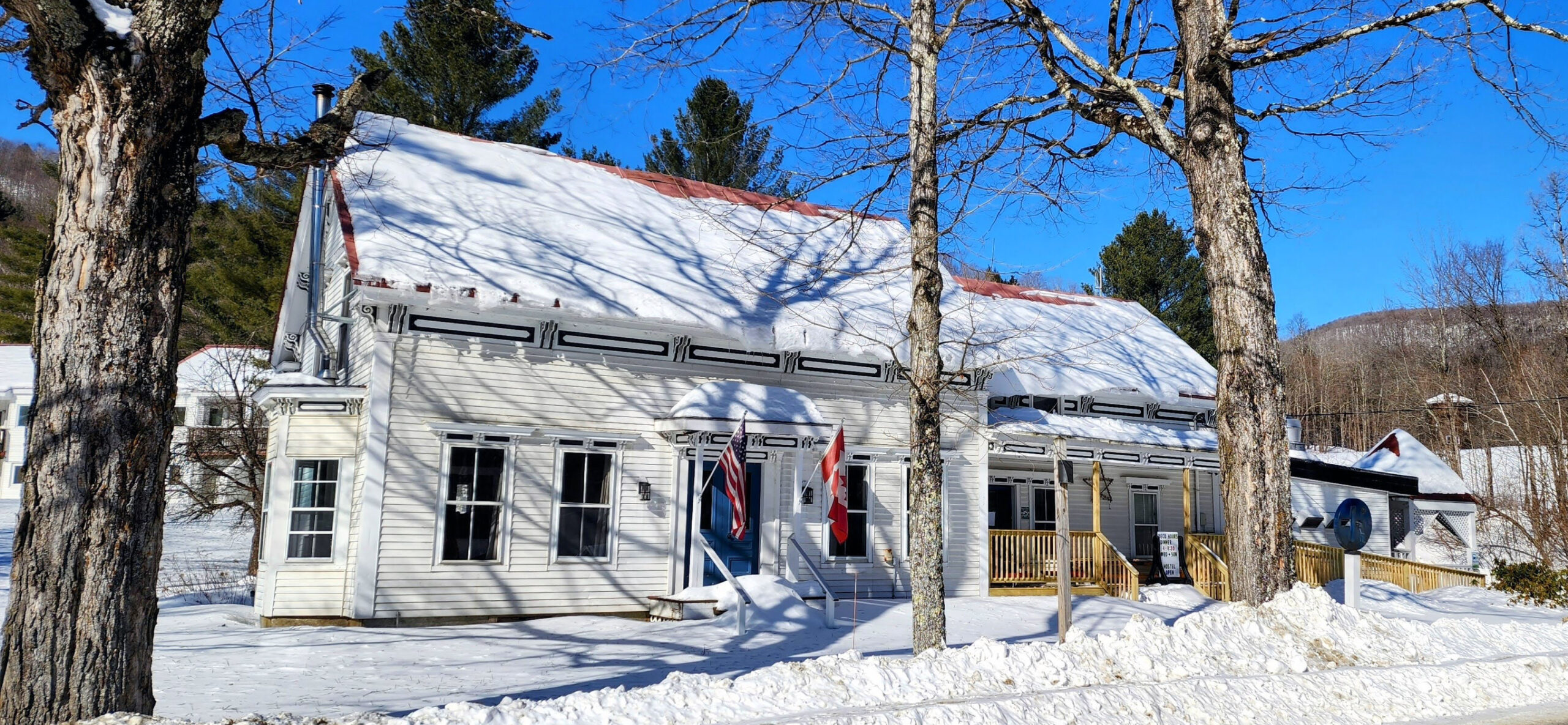 Hostel Tevere in Warren Vermont during winter